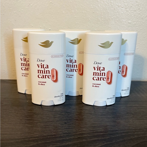 Dove VitaminCare+ Deodorant - Picture 1 of 3